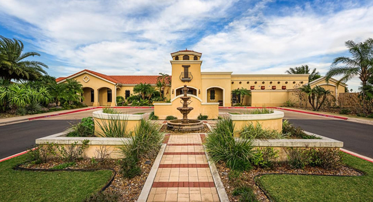 harlingen country club building